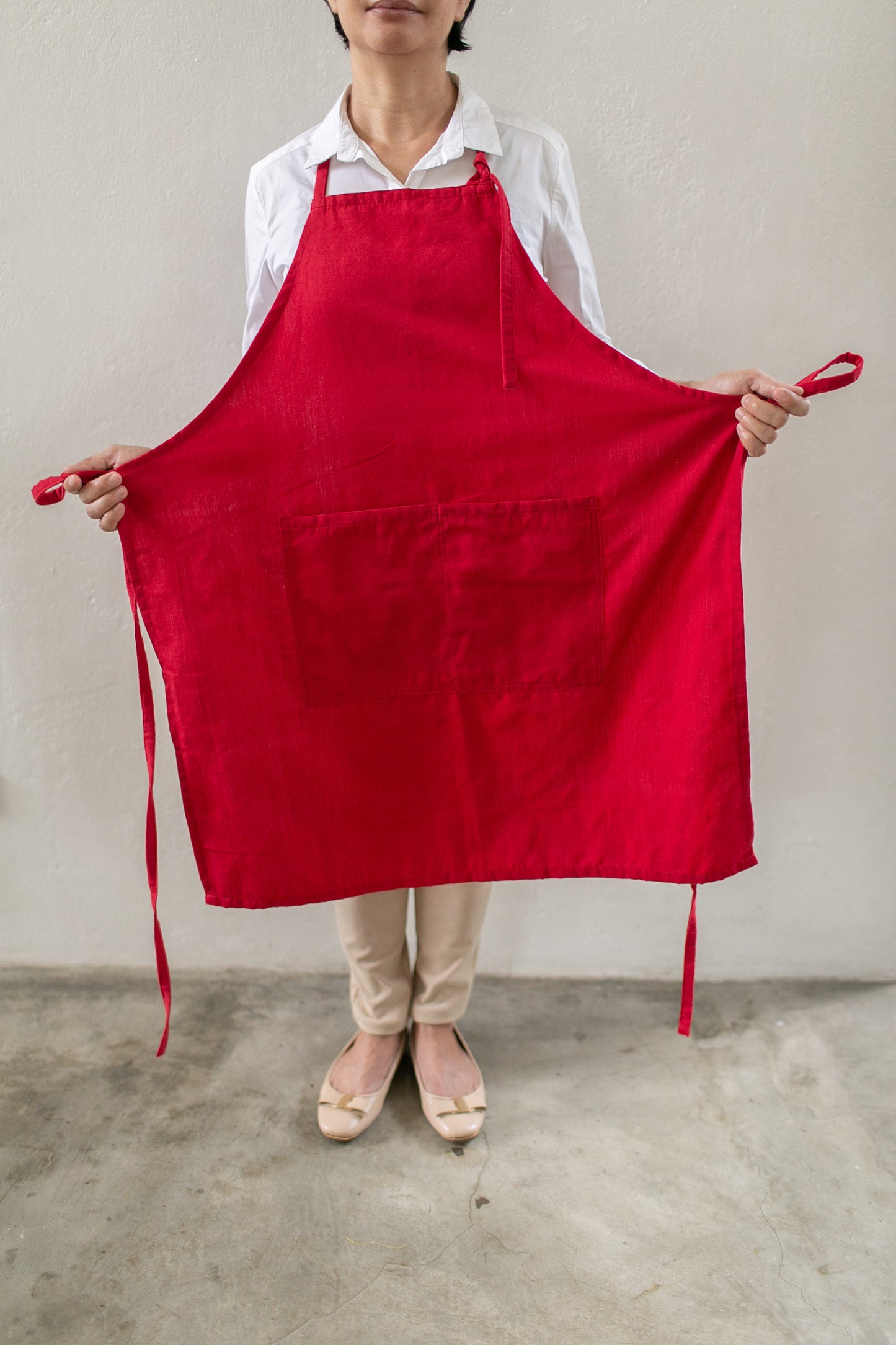 Inabel Apron with Embroidery